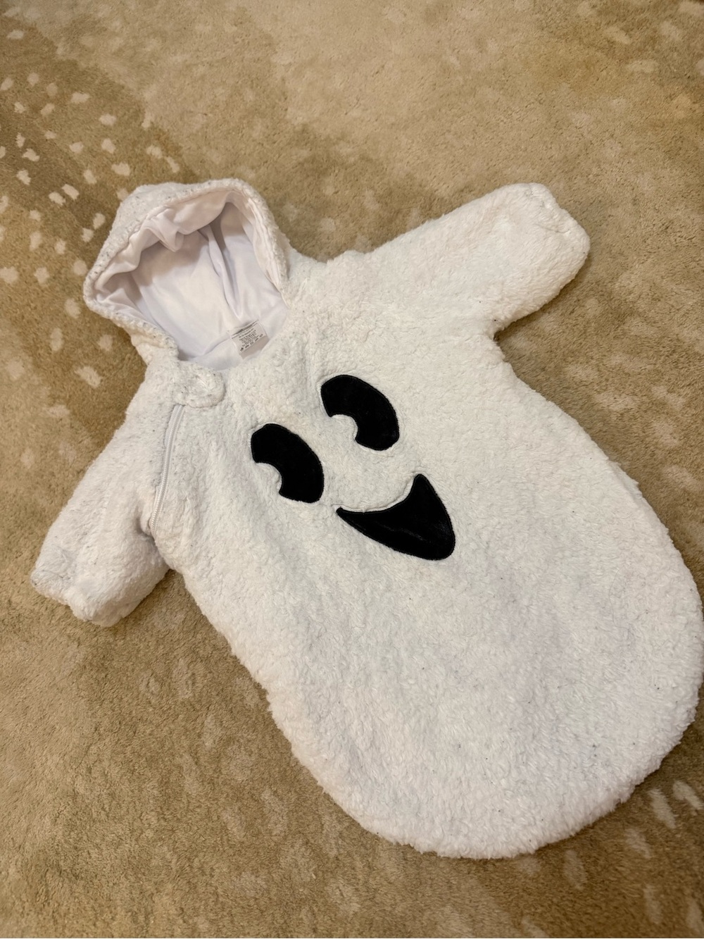 Spirit Halloween Baby Ghost Costume 0-6M Plush Hooded Bunting White - Picture 4 of 9